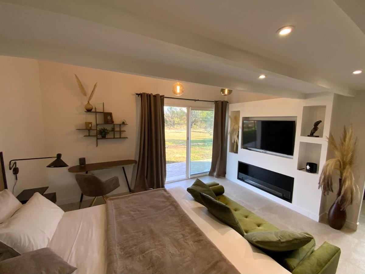 Le Hameau Des Vanades Ampus Экстерьер фото